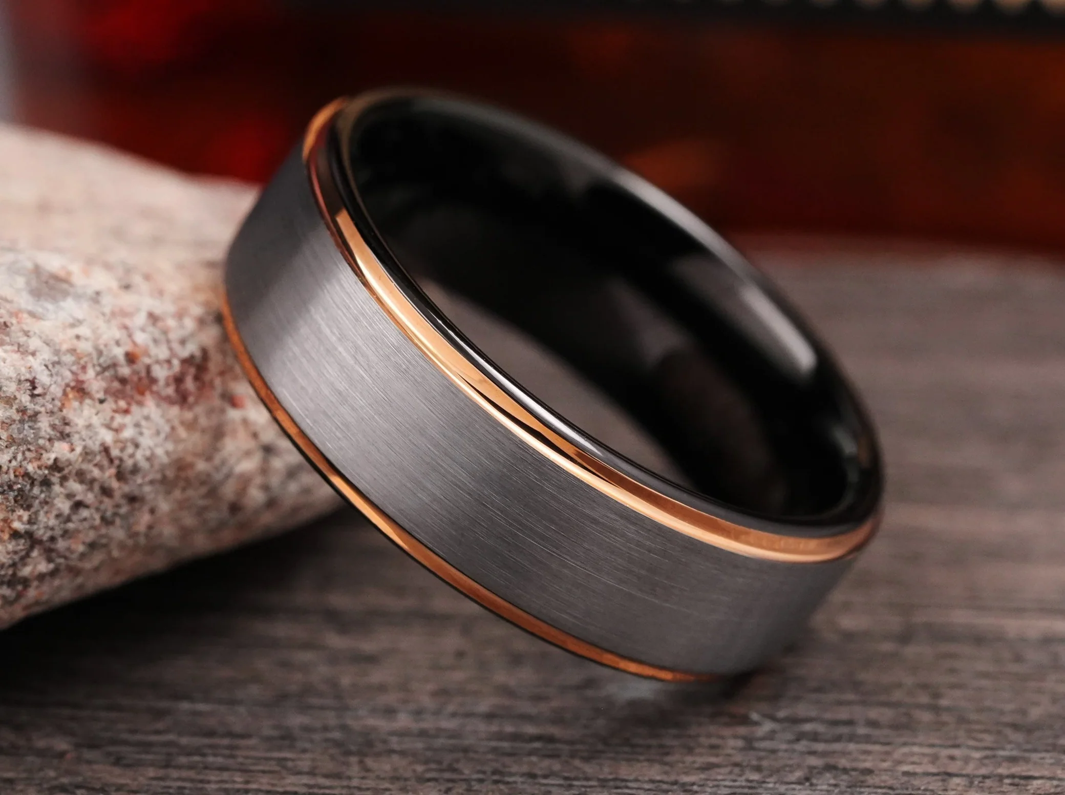 Choosing the Perfect Dark Mens Wedding Bands: Style and Significance